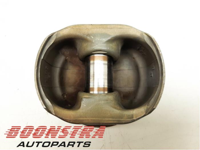 Used Piston Porsche Boxster (986) 2.5 24V Price € 88,95 Margin scheme offered by Boonstra Autoparts