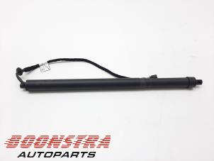 Used Rear gas strut, left Landrover Discovery Sport (LC) 2.0 T 16V AWD Price € 139,00 Margin scheme offered by Boonstra Autoparts