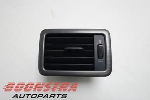Used Dashboard vent Volvo XC70 (BZ) 2.0 D4 20V Price € 24,95 Margin scheme offered by Boonstra Autoparts