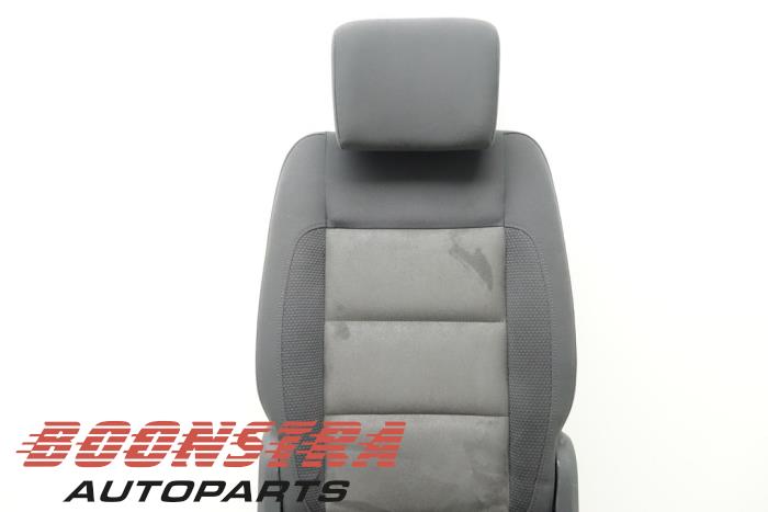 Rear seat from a Volkswagen Touran (1T3) 1.2 TSI 2011