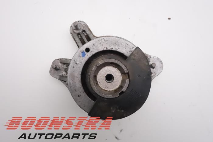 Used Engine mount Mercedes C Estate (S205) C-180 BlueTEC, C-180 d 1.6 16V Price € 39,00 Margin scheme offered by Boonstra Autoparts