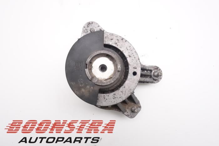 Used Engine mount Mercedes C Estate (S205) C-180 BlueTEC, C-180 d 1.6 16V Price € 39,00 Margin scheme offered by Boonstra Autoparts