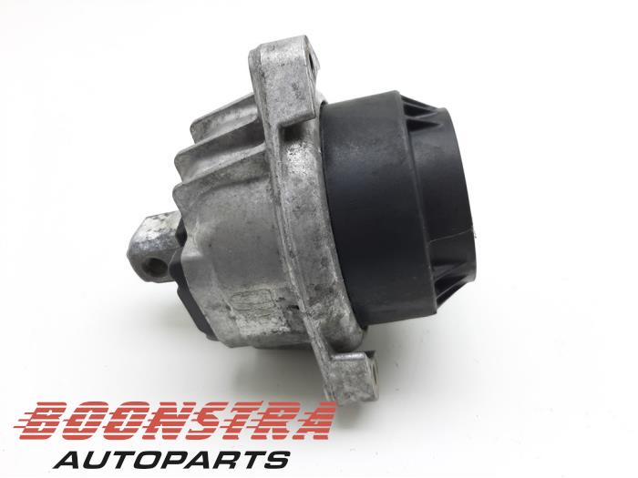 Used Engine mount BMW 7 serie (F01/02/03/04) 730d 24V Price € 24,95 Margin scheme offered by Boonstra Autoparts