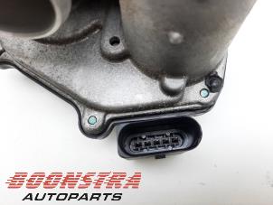 Drosselklappengehäuse van een Audi A4 (B9) 2.0 TDI Ultra 16V 2018