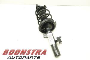 Used Front shock absorber rod, right Volvo V40 (MV) 1.5 T3 16V Geartronic Price € 49,00 Margin scheme offered by Boonstra Autoparts