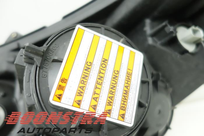Scheinwerfer rechts van een Honda CR-V (RM) 2.2 i-DTEC 16V 150 4x4 2013