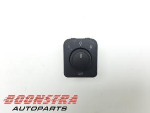 Usados Interruptor de retrovisor Seat Ibiza V (KJB) 1.0 TSI 12V Precio € 24,95 Norma de margen ofrecido por Boonstra Autoparts