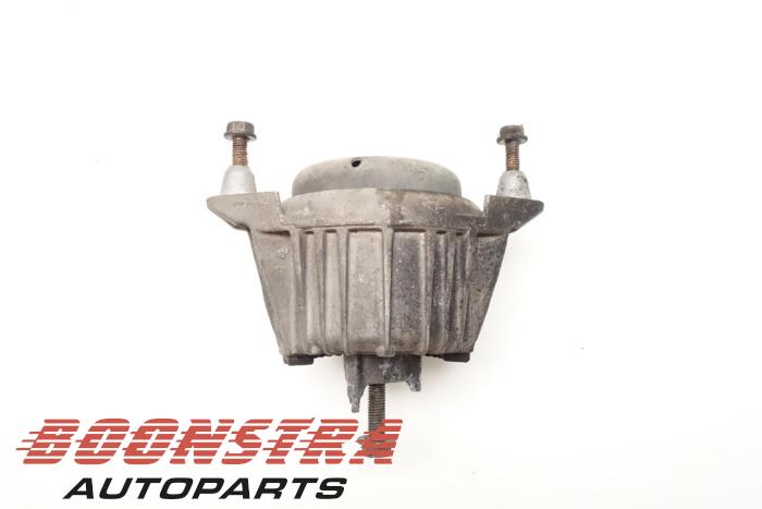 Usagé Support moteur Mercedes C (W204) 2.2 C-200 CDI 16V Prix € 24,95 Règlement à la marge proposé par Boonstra Autoparts
