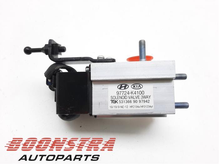 Begagnade Trycksensor, luftkonditionering Hyundai Kona (OS) 64 kWh Pris € 149,95 Marginaltabell erbjuds av Boonstra Autoparts