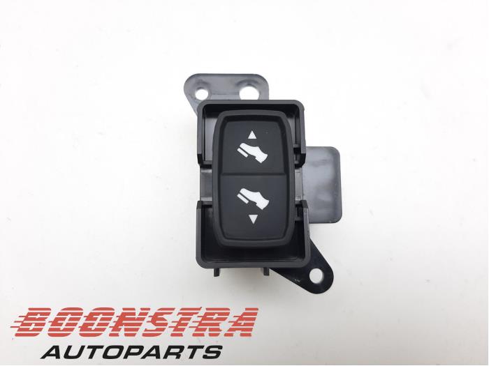 Usados Interruptor Dodge 1500 Crew Cab (DS) 5.7 Hemi V8 4x4 Precio € 30,19 IVA incluido ofrecido por Boonstra Autoparts
