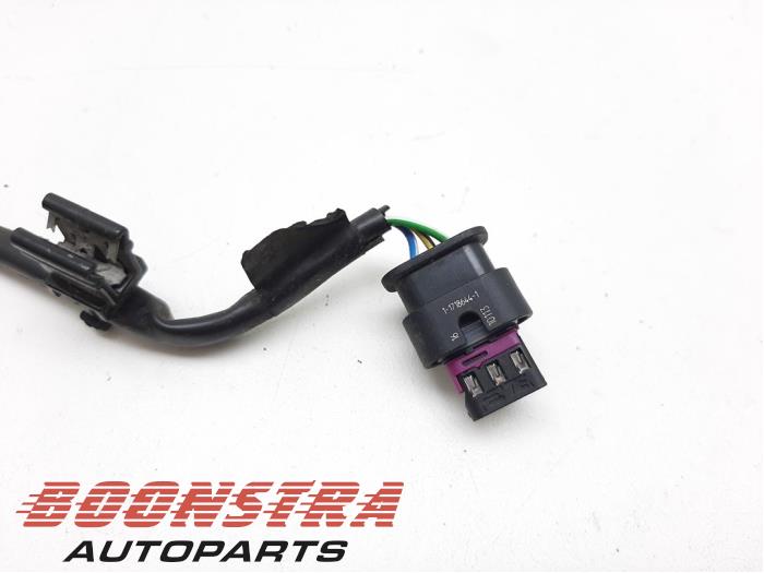 Pdc wiring harness from a Volvo V60 I (FW/GW) 2.4 D6 20V Plug-in Hybrid AWD 2013