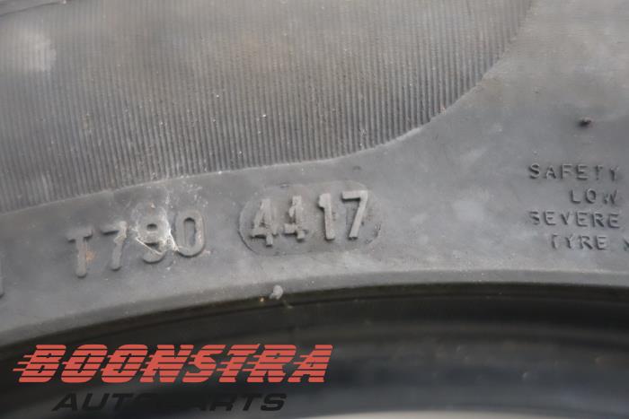 Tyre from a BMW 5 serie (G30) 523i 2.0 TwinPower Turbo 16V 2018