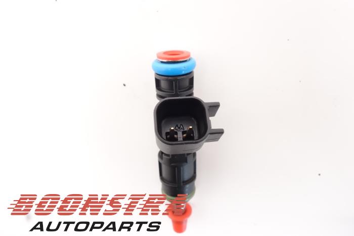 Injector (petrol injection) from a RAM 1500 Crew Cab (DS/DJ/D2) 5.7 Hemi V8 4x4 2020