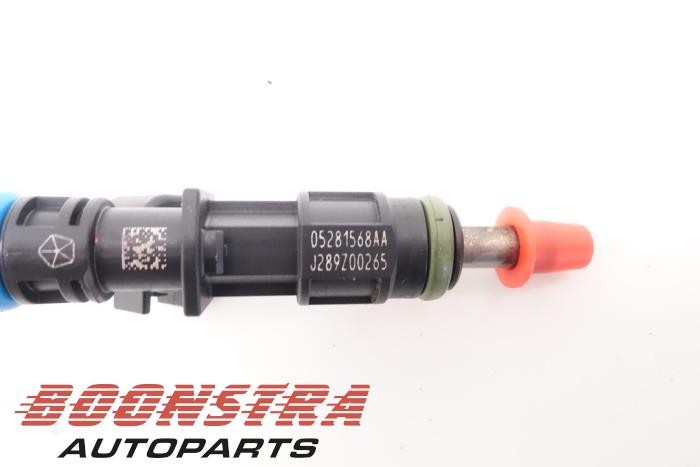 Injector (petrol injection) from a RAM 1500 Crew Cab (DS/DJ/D2) 5.7 Hemi V8 4x4 2020