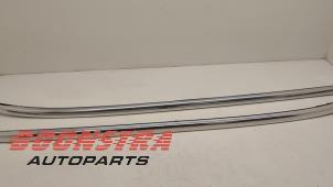 Usagé Kit rails de toit Toyota Auris Touring Sports (E18) 1.8 16V Hybrid Prix € 148,95 Règlement à la marge proposé par Boonstra Autoparts