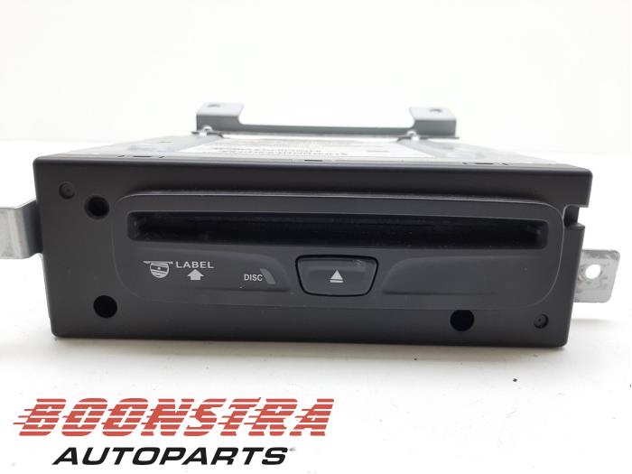 CD player from a RAM 1500 Crew Cab (DS/DJ/D2) 5.7 Hemi V8 4x4 2020