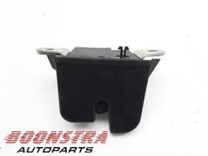 Used Tailgate lock mechanism Volkswagen Polo VI (AW1) 1.0 TSI 12V Price € 24,95 Margin scheme offered by Boonstra Autoparts