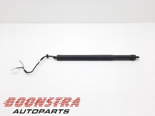 Used Rear gas strut, left Peugeot 3008 II (M4/MC/MJ/MR) 1.6 e-THP 165 16V Price € 64,95 Margin scheme offered by Boonstra Autoparts