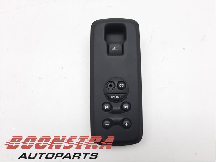 Usados Interruptor de ventanilla eléctrica Landrover Discovery IV (LAS) 3.0 SD V6 24V Precio € 29,95 Norma de margen ofrecido por Boonstra Autoparts