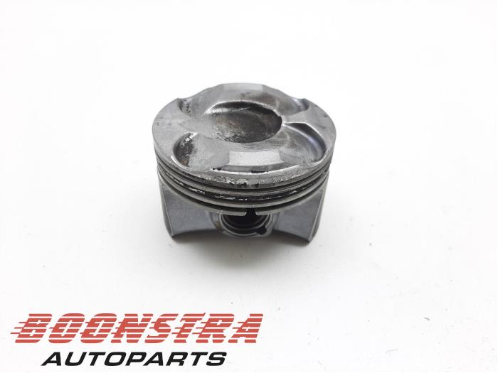 Piston BMW 3 serie (F30), 2011 / 2018 316i 1.6 16V, Berline, 4 portes, Essence, 1.598cc, 100kW (136pk), RWD, N13B16A, 2012-07 / 2016-08, 3A11; 3A12 (Occasion)