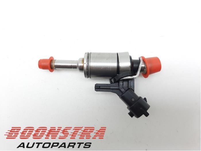 Injector (petrol injection) from a BMW 3 serie (F30) 316i 1.6 16V 2014