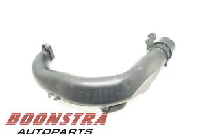 Used Air intake hose Renault Clio IV (5R) 1.5 dCi 75 FAP Price € 24,95 Margin scheme offered by Boonstra Autoparts