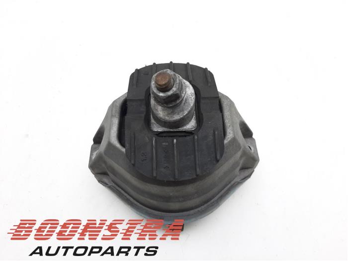Używane Wspornik silnika BMW 5 serie Touring (E61) 525d 24V Cena € 24,95 Procedura marży oferowane przez Boonstra Autoparts