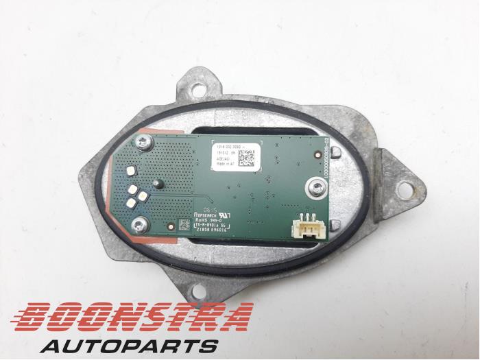 Używane Modułowy reflektor LED Volkswagen Passat Variant (3G5) 1.4 GTE 16V Cena € 49,95 Procedura marży oferowane przez Boonstra Autoparts