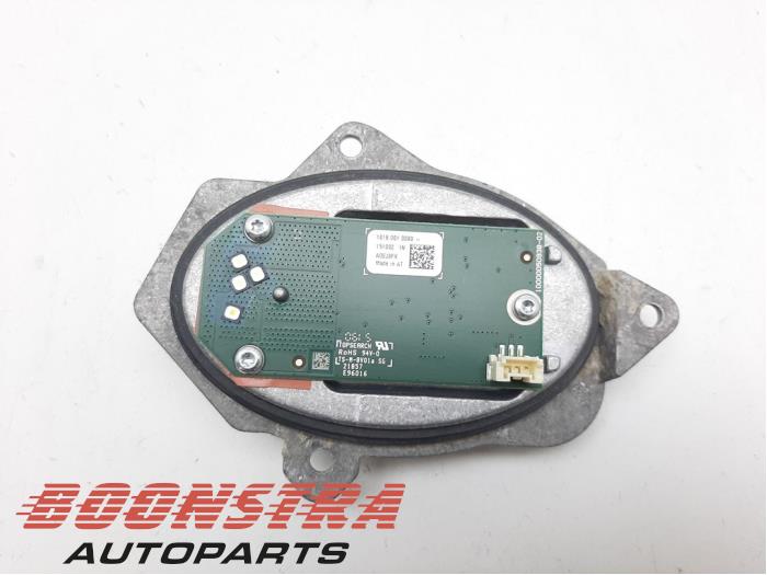 Używane Modułowy reflektor LED Volkswagen Passat Variant (3G5) 1.4 GTE 16V Cena € 49,95 Procedura marży oferowane przez Boonstra Autoparts