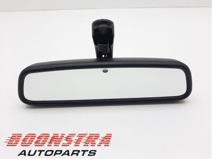 Rear view mirror from a Land Rover Discovery IV (LAS) 3.0 SD V6 24V 2010