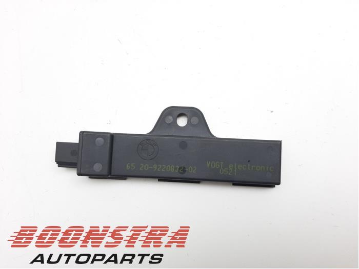 Używane Antena BMW 6 serie Gran Coupe (F06) 640d 24V Cena € 24,95 Procedura marży oferowane przez Boonstra Autoparts