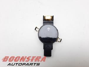 Used Rain sensor BMW 5 serie (G30) 523i 2.0 TwinPower Turbo 16V Price € 24,95 Margin scheme offered by Boonstra Autoparts