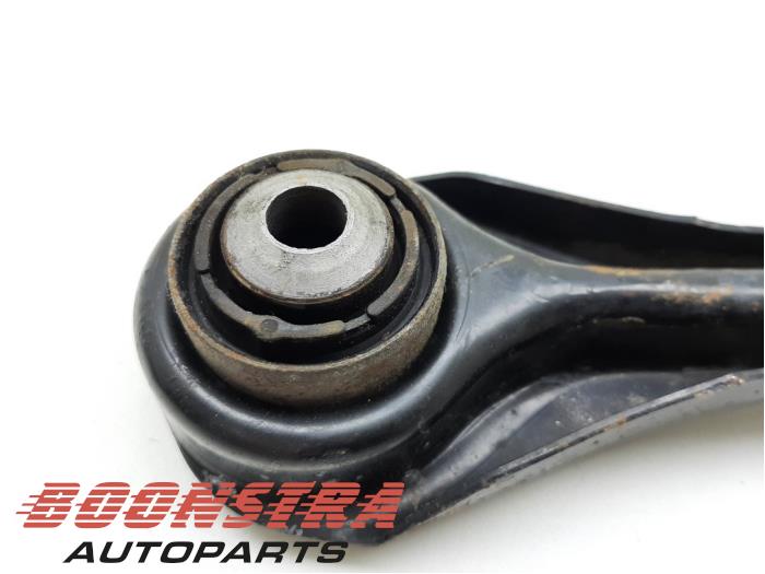 Rear wishbone, right from a BMW 1 serie (E87/87N) 116i 1.6 16V 2008