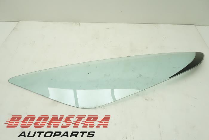 Usados Ventanilla triangular izquierda detrás Porsche 928 4.7 S2 Precio € 149,00 Norma de margen ofrecido por Boonstra Autoparts