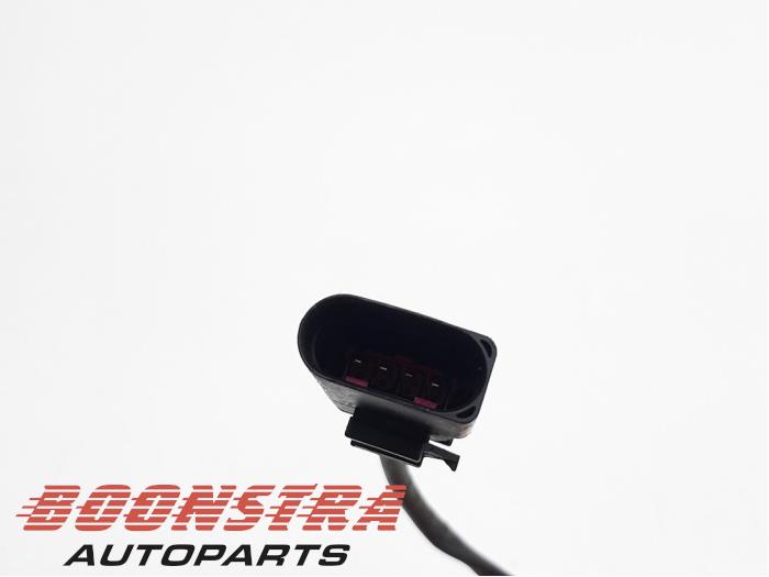 Lambda probe from a Volkswagen Passat Variant (3G5) 1.4 GTE 16V 2015