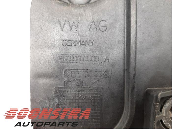 Boîtier de batterie d'un Volkswagen Passat Variant (3G5) 1.4 GTE 16V 2015
