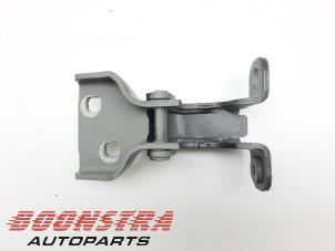 Used Front door hinge, right Opel Vivaro 1.6 CDTI BiTurbo 120 Price € 30,19 Inclusive VAT offered by Boonstra Autoparts
