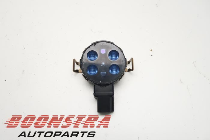 Begagnade Regnsensor Hyundai Kona (OS) 64 kWh Pris € 46,95 Marginaltabell erbjuds av Boonstra Autoparts
