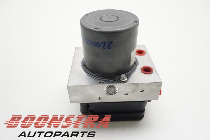 ABS pump from a Mercedes-Benz Sprinter 5t (907.6) 519 CDI 3.0 V6 24V RWD 2021