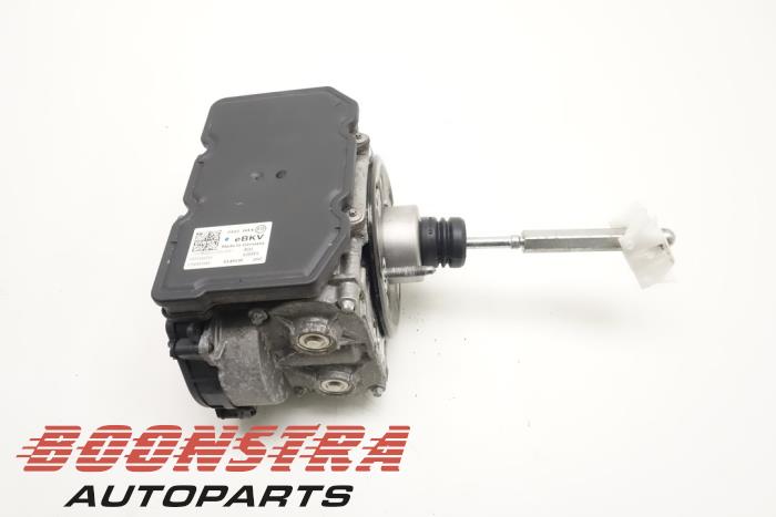 Usagé Assistant de freinage Volkswagen Passat Variant (3G5) 1.4 GTE 16V Prix € 249,95 Règlement à la marge proposé par Boonstra Autoparts