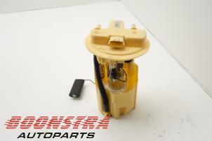 Used Electric fuel pump Renault Clio IV (5R) 1.5 dCi 75 FAP Price € 49,95 Margin scheme offered by Boonstra Autoparts