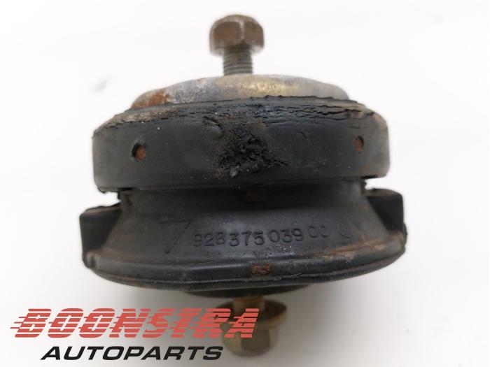 Used Engine mount Porsche 928 4.7 S2 Price € 24,95 Margin scheme offered by Boonstra Autoparts