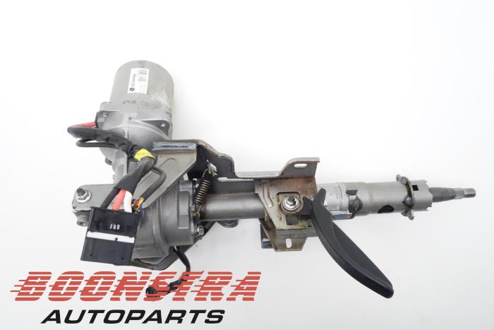 Usagé Pompe de direction Hyundai iX35 (LM) 2.0 16V Prix € 149,95 Règlement à la marge proposé par Boonstra Autoparts