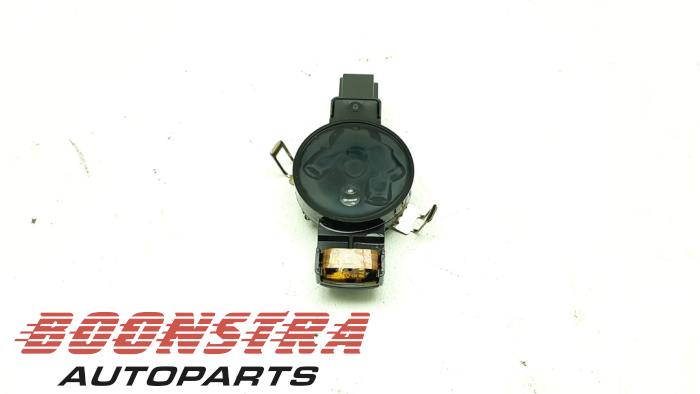 Begagnade Regnsensor BMW 5 serie Touring (G31) 530i 2.0 TwinPower Turbo 16V Pris € 69,95 Marginaltabell erbjuds av Boonstra Autoparts