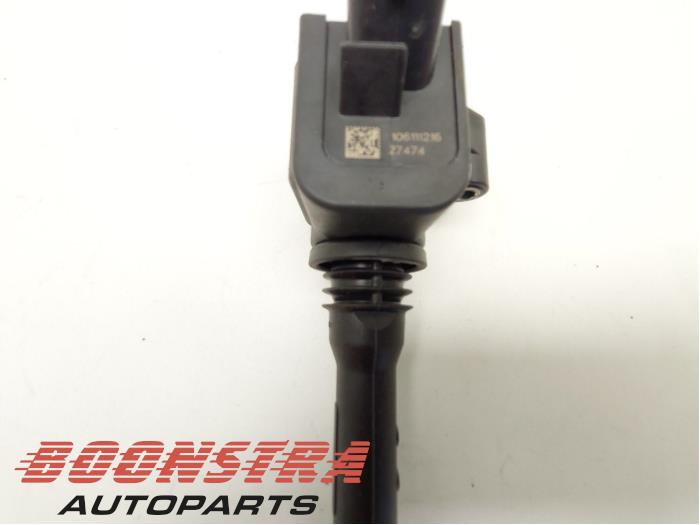 Ignition coil from a BMW 5 serie (G30) 523i 2.0 TwinPower Turbo 16V 2018