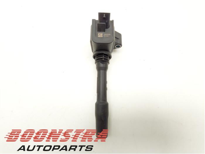 Ignition coil from a BMW 5 serie (G30) 523i 2.0 TwinPower Turbo 16V 2018