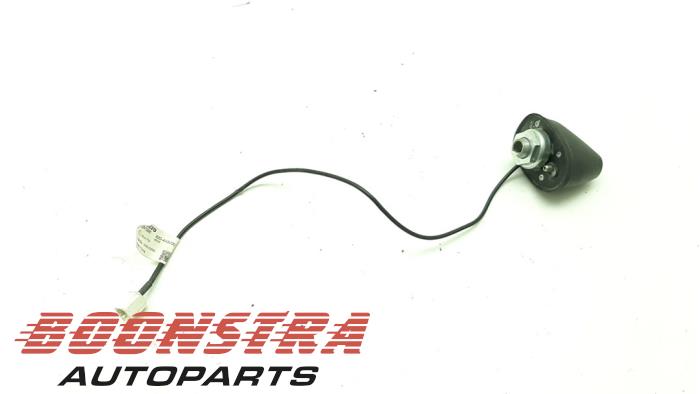 Używane Antena Volvo FM Cena € 36,24 Z VAT oferowane przez Boonstra Autoparts