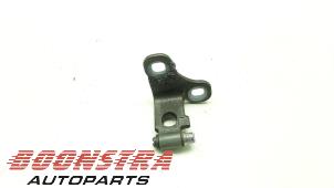 Used Front door hinge, left Landrover Range Rover III (LM) 3.6 TDV8 32V Price € 24,95 Margin scheme offered by Boonstra Autoparts