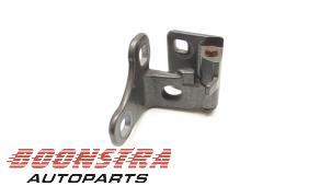 Used Rear door hinge, left Landrover Range Rover III (LM) 3.6 TDV8 32V Price € 24,95 Margin scheme offered by Boonstra Autoparts