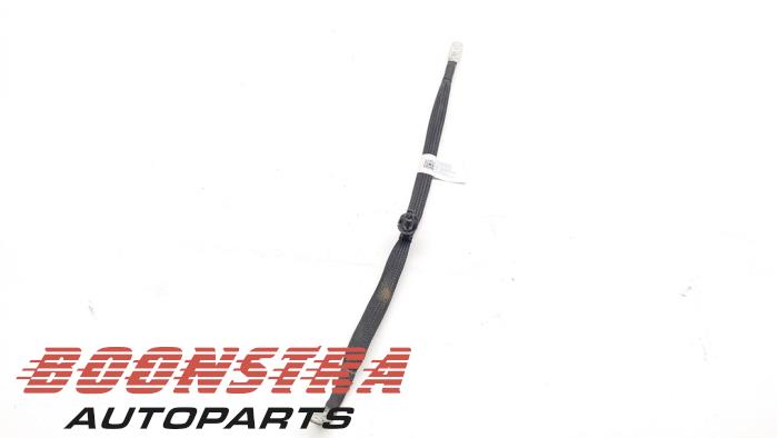 Używane Kabel (rózne) Tesla Model 3 Long Range AWD 75 kWh Cena € 24,95 Procedura marży oferowane przez Boonstra Autoparts